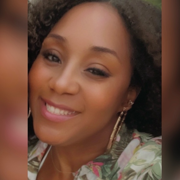 Other - LIVE SHOW ALERT!! LETS POSH!! 💕🛍️